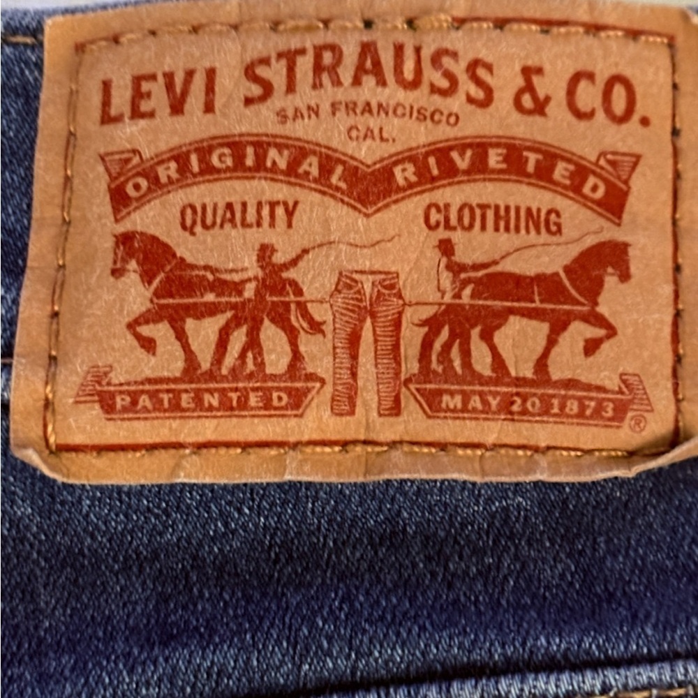 LEVI woman classic fit 5 pocket straight leg blue jeans - Picture 4 of 5